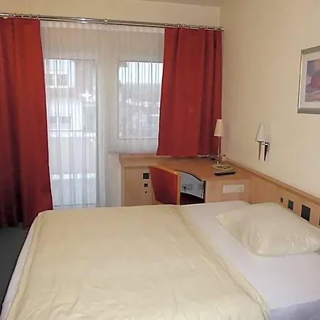 Aparthotel Ring Park 3*